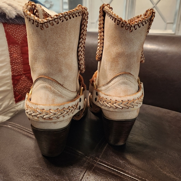 Cleo + WOLF Cream Ankle Cowgirl Boots - Picture 5 of 14